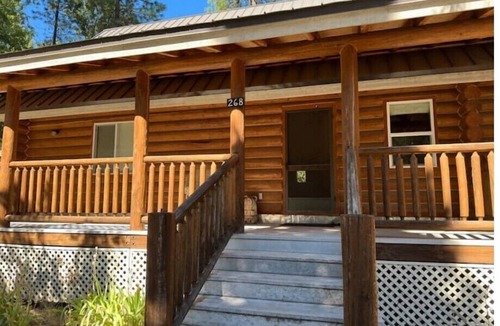 Coffee Creek Cabin | Cozy Log Cabin with private access to the Trinity River!