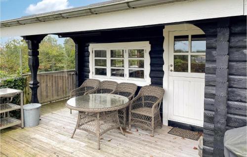 Bønnerup Strand House | Cozy Log Cabin With A Panoramic View