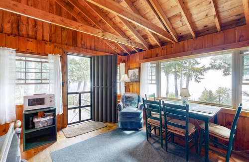 Northport Cabin | Cozy Log Cabin with Deck, Picnic Table & Breath-taking View