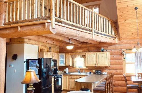Rome Cabin | Cozy Log Cabin with fireplace, pool table, deck, and spacious kitchen!