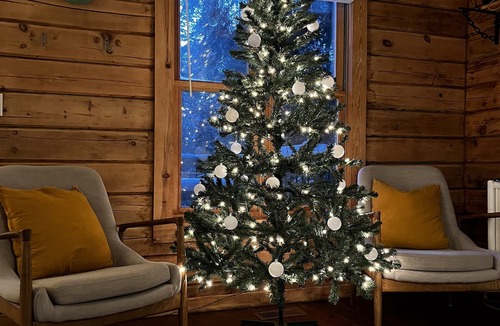 Kearney Cottage | Cozy log cabin with wood-burning sauna