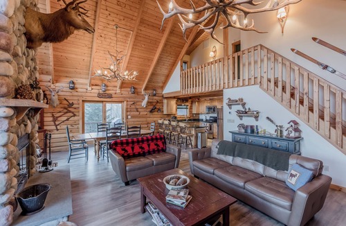 Margaretville Cabin | Cozy Log Home on 50 Acres