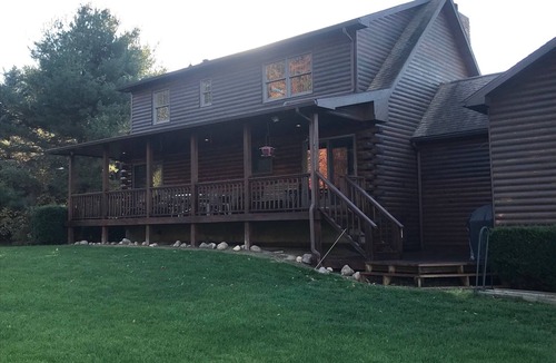 Girard House | Cozy Log Home