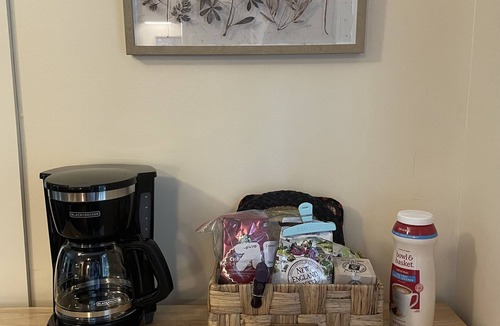 Rome House | Cozy Long Pond Cottage: community access, private mooring & shared dock.