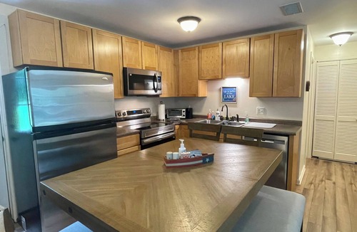 Rome House | Cozy Long Pond Cottage: community access, private mooring & shared dock.