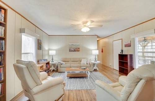 Louisa Cottage | Cozy Louisa Cottage Stay w/ Fire Pit!