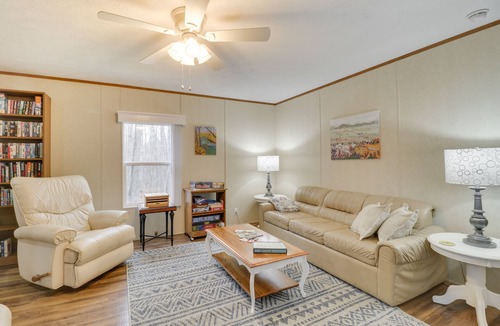 Louisa Cottage | Cozy Louisa Cottage Stay w/ Fire Pit!