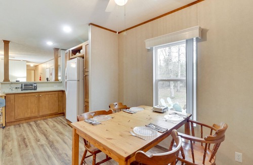 Louisa Cottage | Cozy Louisa Cottage Stay w/ Fire Pit!