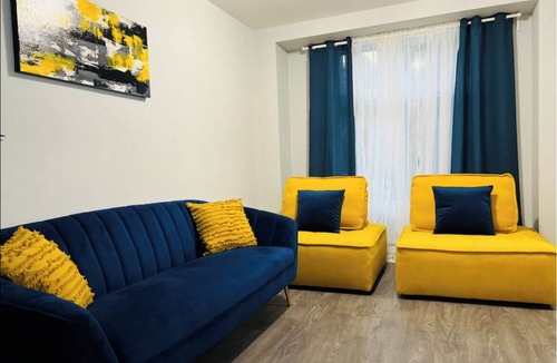 Latin Quarter Apartment | Cozy Lovy 3 bed Downtown Montreal