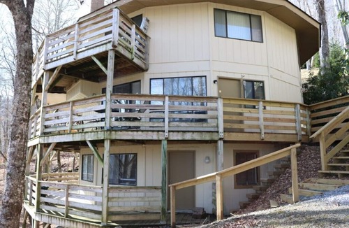 Sugar Mountain Condo | Cozy Lower Level Cabin-Style Condo on Sugar Mountain