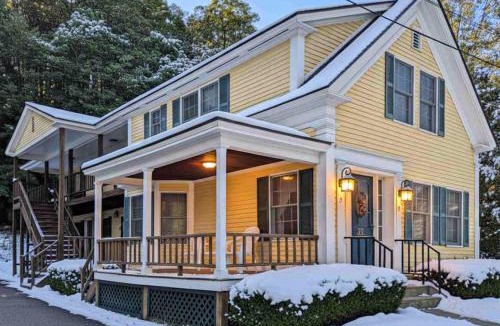 Ludlow Apartment | Cozy Ludlow Escape