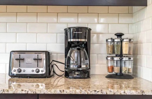 Cochrane House | Cozy & Luxurious Ridge Home - Pet Friendly