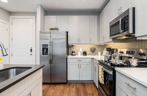 Fort Worth Apartment | Cozy Luxury 1bd | Pool+Gym+Stockyards+Free Parking