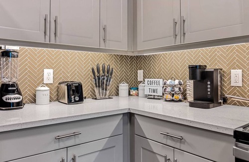 Fort Worth Apartment | Cozy Luxury 1bd | Pool+Gym+Stockyards+Free Parking