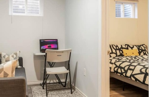Hamilton Apartment | Cozy luxury apartment/bsmt