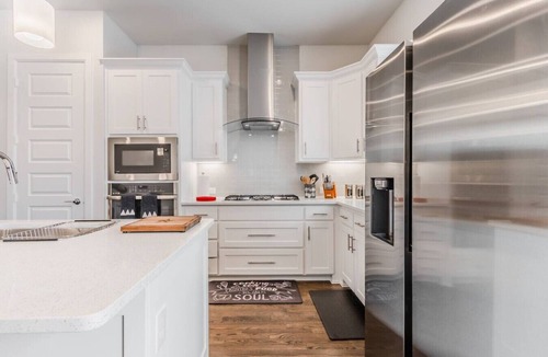 Legacy Park House | Cozy Luxury Corporate Housing