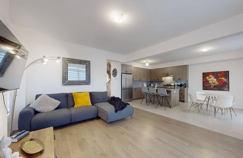 Wasaga Beach House | Cozy Luxury House in Wasaga Beach
