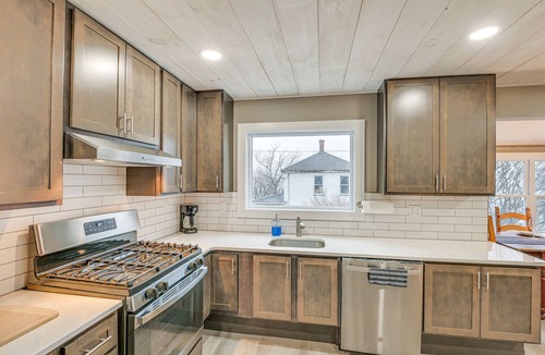 Lubec Condo | Cozy Maine Getaway: Covered Deck, Walk to Beach!