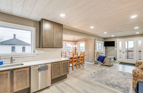 Lubec Condo | Cozy Maine Getaway: Covered Deck, Walk to Beach!