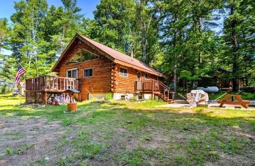 Steuben House | Cozy Manistique Cabin w/Deck, Grill & Fire Pit!