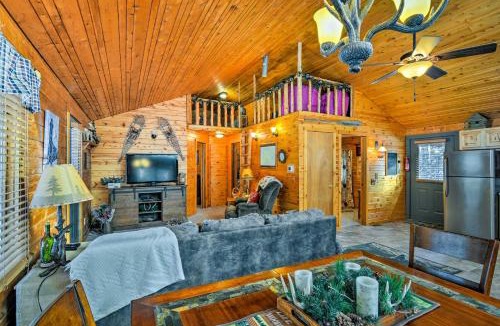 Steuben House | Cozy Manistique Cabin w/Deck, Grill & Fire Pit!