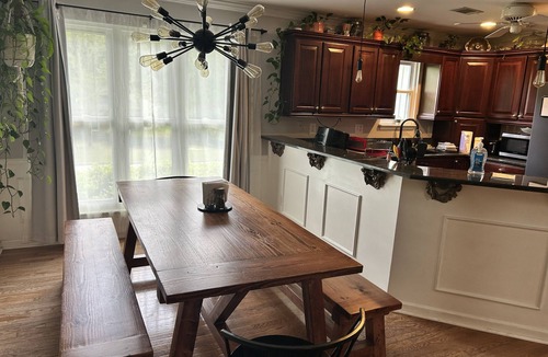 Martinez House | Cozy Master’s Retreat