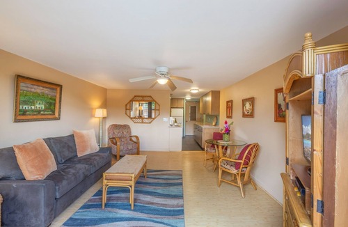 Honokowai Condo | Cozy Maui Studio with Stunning Mountain Views