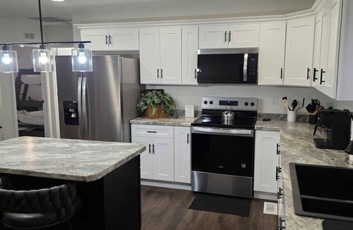 Corbin House | Cozy Maverick of Corbin, 3 bedroom 2 bath and dog friendly! Extra parking!