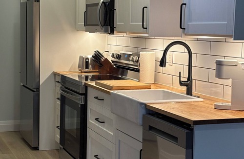 Conquerall Bank Apartment | Cozy Meadowbroo studio - Trails & beaches close by!