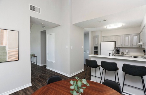 Oakwell Farms Apartment | Cozy Medical Center Apartment
