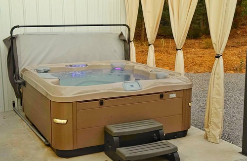 Medicine Park House | Cozy Medicine Pk Hideaway Hot Tub & Festivals BZ
