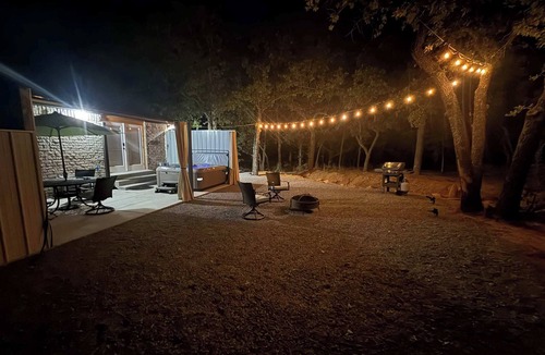 Medicine Park House | Cozy Medicine Pk Hideaway Hot Tub & Festivals BZ