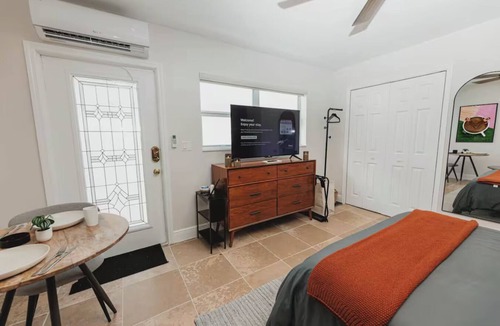 Coral Way Apartment | Cozy Miami Suite FREE Parking