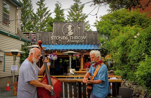 Fairhaven House | Cozy Micro-Brewery Home