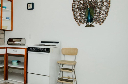 Shorewood-Tower Hills-Harbert House | Cozy Mid-Century Mod by Lake MI&Dunes with Hot Tub