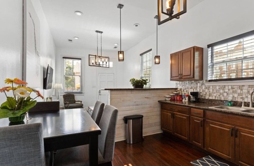 Tulane - Gravier House | Cozy Mid-City Cottage | Outdoor Patio w/Backyard