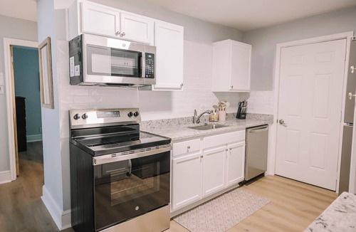 Danville House | Cozy midtown 3 bedroom/1 bath