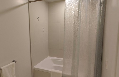 Mount Pleasant West Apartment | Cozy Midtown Condo Steps to Subway & Amenities