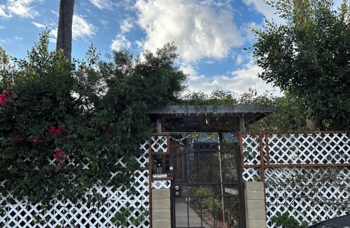 Inglewood Apartment | Cozy, mini Studio, In Inglewood with AC