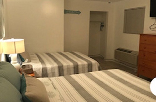 Misquamicut Apartment | Cozy Misquamicut Beach Condo