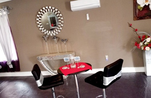 Hampton House | COZY MOBAY EVENT CENTER