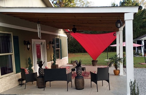 Hampton House | COZY MOBAY EVENT CENTER