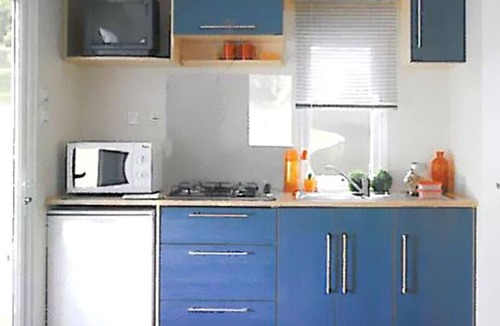 Isle-et-Bardais House | Cozy mobile home for 2 with terrace