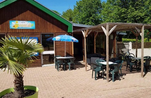 Isle-et-Bardais House | Cozy mobile home for 2 with terrace