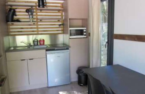 Tallard House | Cozy Mobile Home for 2 with Terrace