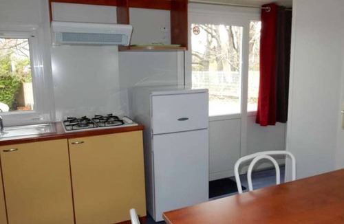 Tallard House | Cozy Mobile Home for 4 with Terrace
