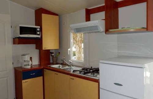 Tallard House | Cozy Mobile Home for 4 with Terrace