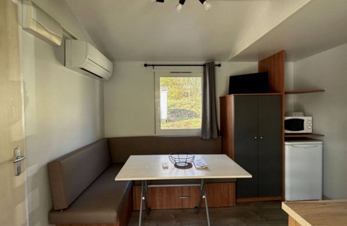 Saint-Vincent-de-Lamontjoie House | Cozy mobile home with terrace, 2 bedrooms in Lamontjoie