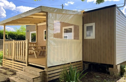 Angicourt House | Cozy mobile home with terrace for 6 people