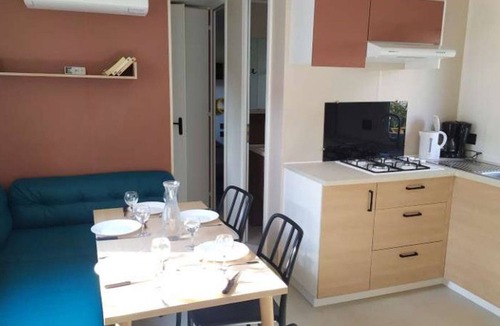 Laurens House | Cozy Mobile Home with Terrace for 8 People